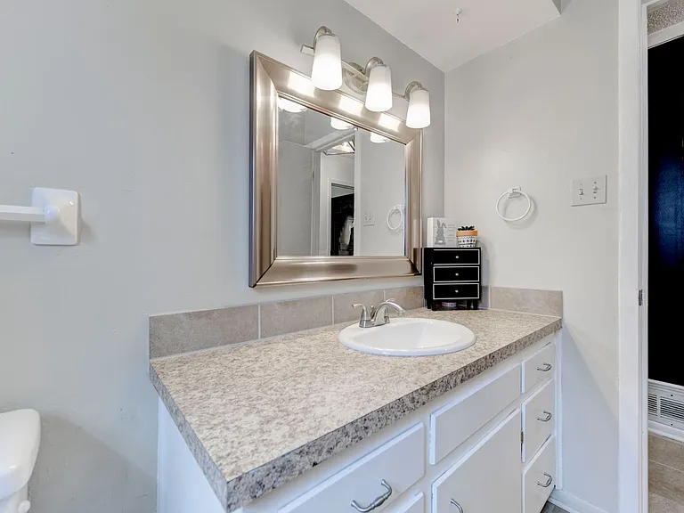 303 Manning Dr — Photo 12