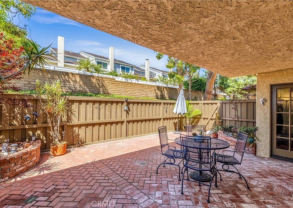 1st image of 25231 Tanoak Ln