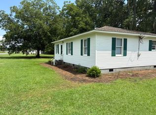 11 Paradise Ln, Dunn, NC 28334