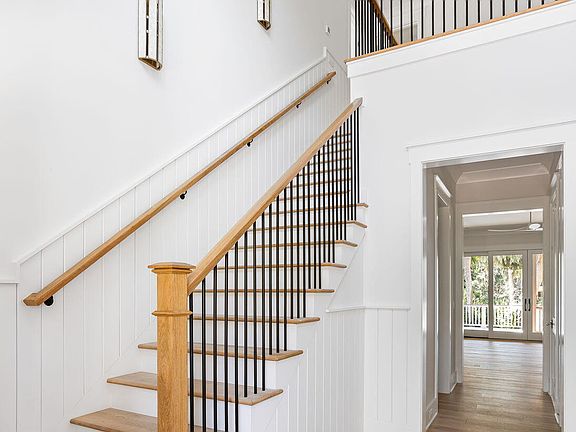5th image of 1017 Crooked Oak Ln