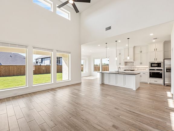 4th image of 3757 Mesa Verde Dr