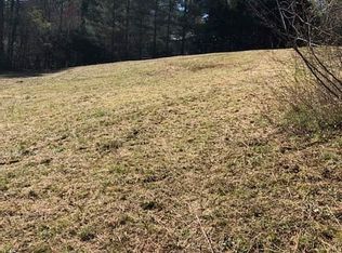 202 Montevilla Dr, Hendersonville, NC 28739