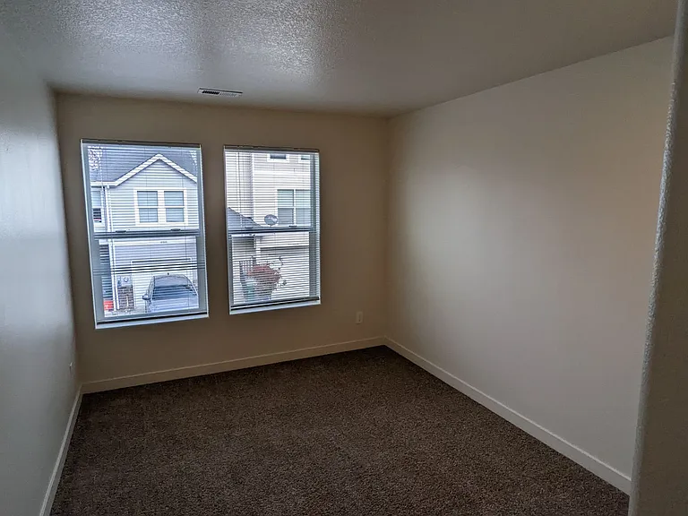Halsey East Townhomes — Photo 147