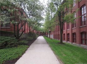 839 Main St