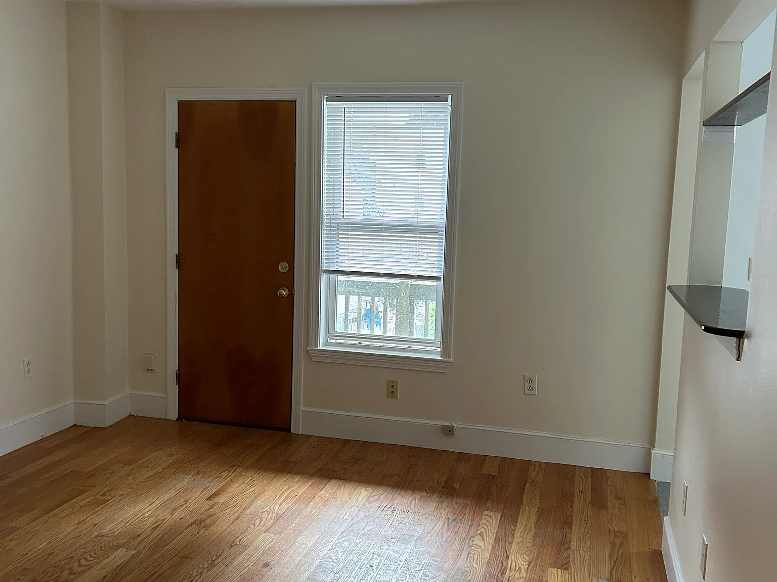 2 bed, 630 sqft, $2,600 — Photo 3