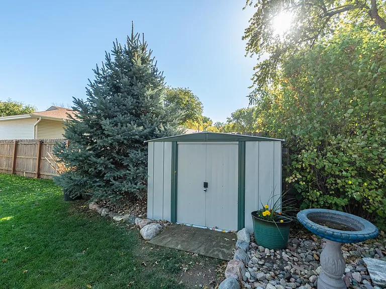 5616 S 139th St — Photo 34