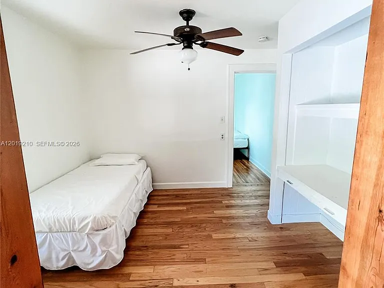 320 W 55th St — Photo 9