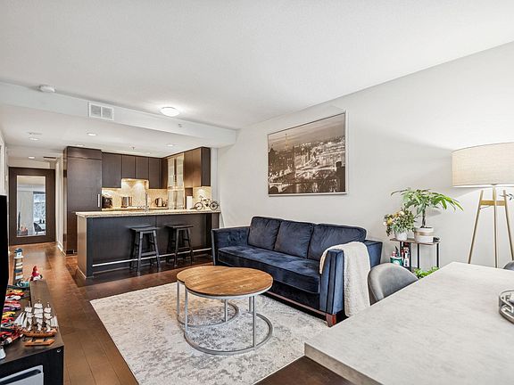 5th image of 1055 Richards St #301