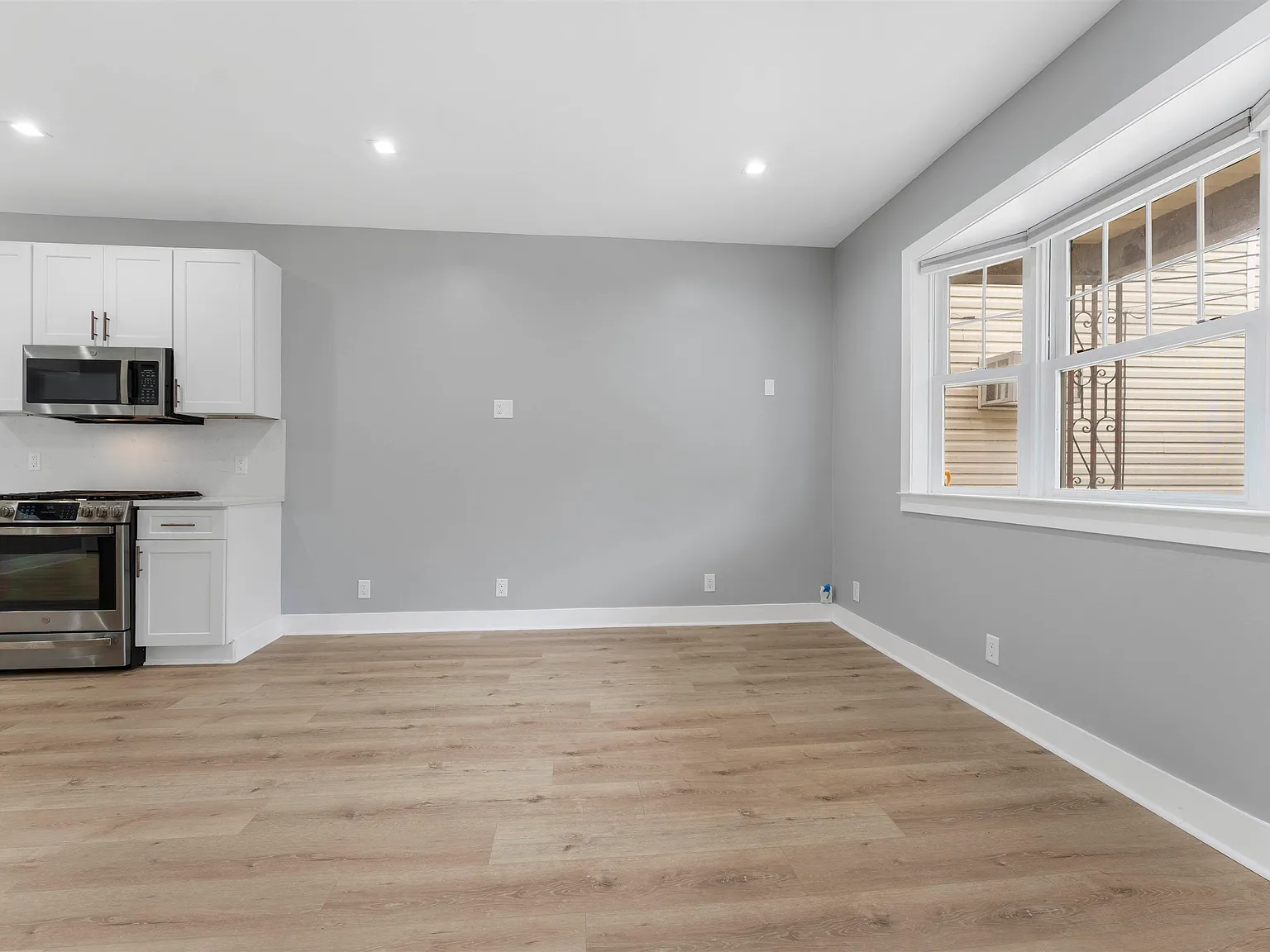 2 bed, 1.0 bath, $2,800 — Photo 3