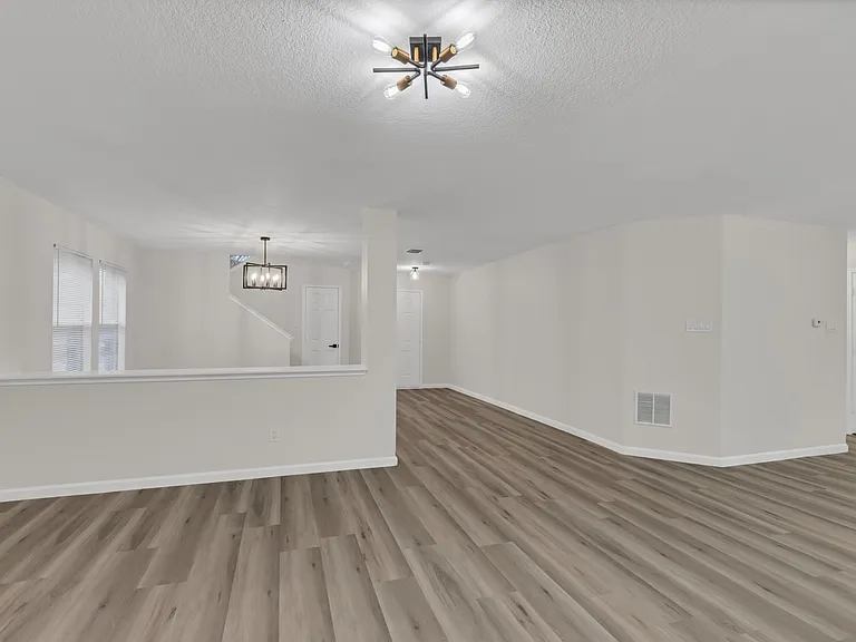 438 Stanley Falls Dr — Photo 10