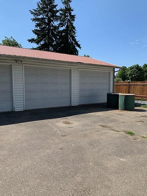 1st image of 3054 S 150th St