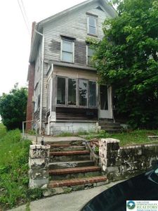 128 N 4th St, Bangor, PA, 18013