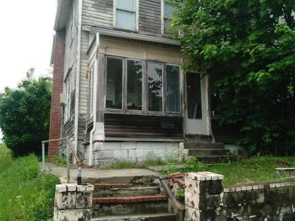 128 N 4th St, Bangor, PA 18013