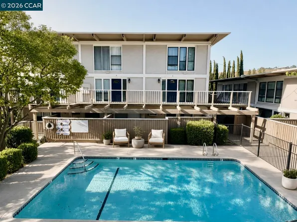 2133 Donald Dr APT 18, Moraga, CA 94556