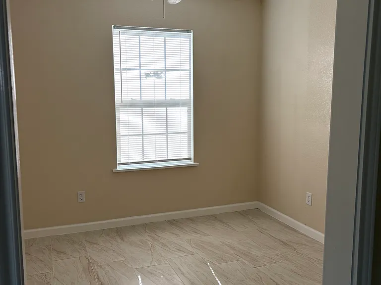 625 Holly St — Photo 10
