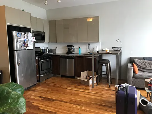 Rented by City Vista Inc | media 30