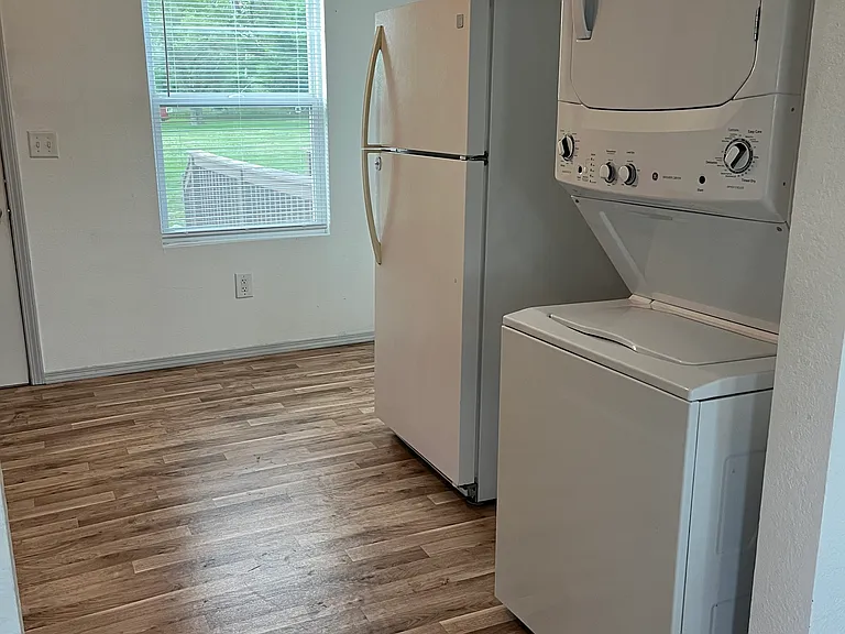 218 W School St #2 — Photo 8