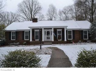 3001 Round Hill Rd, Greensboro, NC 27408