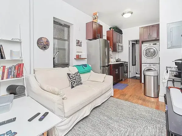 236 E 33rd St, New York, NY