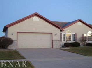 1409 Windham Hill Rd, Bloomington, IL 61704