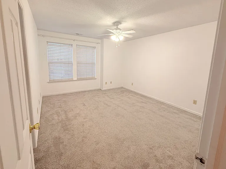 12754 Crescent Dr — Photo 33