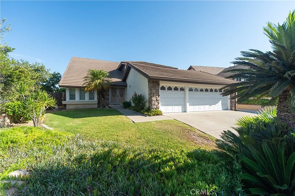 4 bed, 2697 sqft, $4,700 — Photo 1