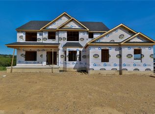 911 Emerald Valley Ln, Bangor, PA 18013