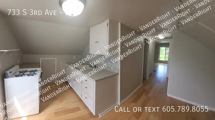 Cozy Studio Apartment Near Downtown! — Photo 3