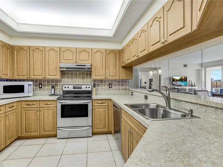 9380 Gulf Shore Dr #102 — Photo 6