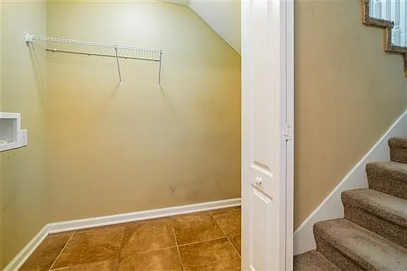 1721 Thistlewood Dr #C — Photo 8