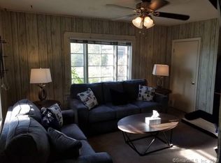 629 Riverside Dr, North Grosvenordale, CT 06255