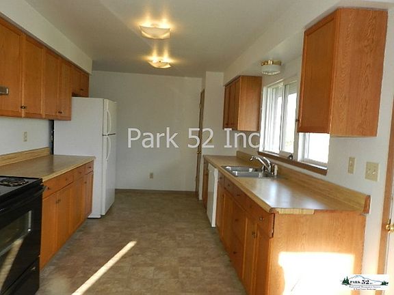 2nd image of 821 S Ainsworth Ave