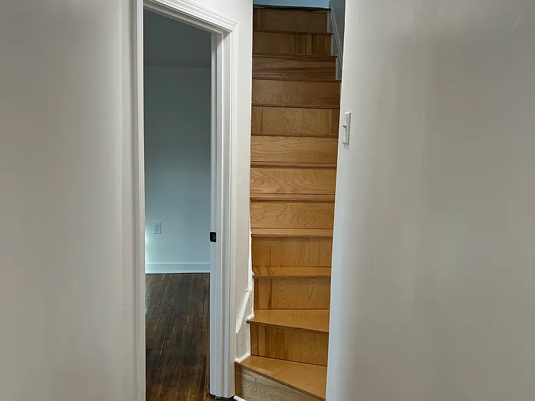 928 Homer Ave — Photo 8