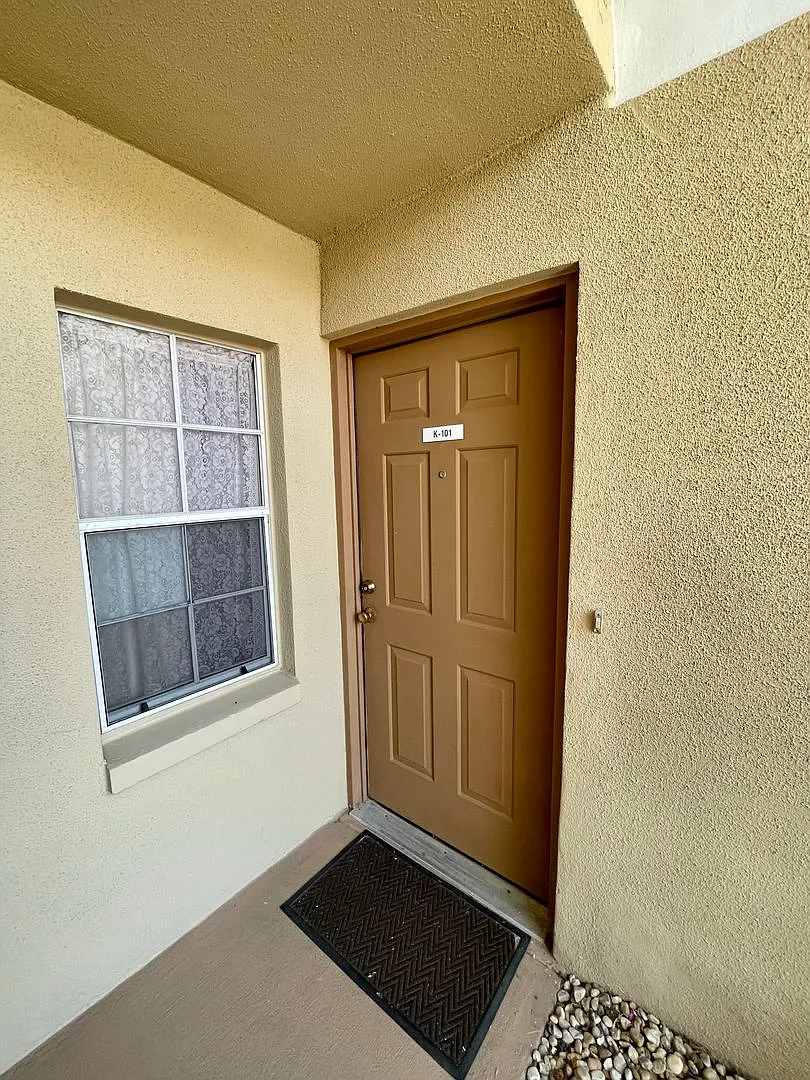 First Floor 3 bedroom Condo in Palm Bay Florida! — Photo 2