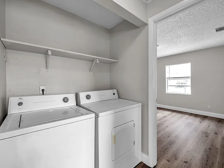 7009 S Mascotte St #B — Photo 6