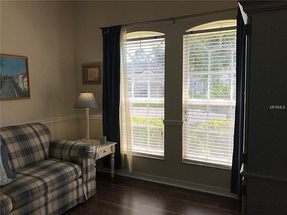 3rd image of 927 Lilac Trace Ln