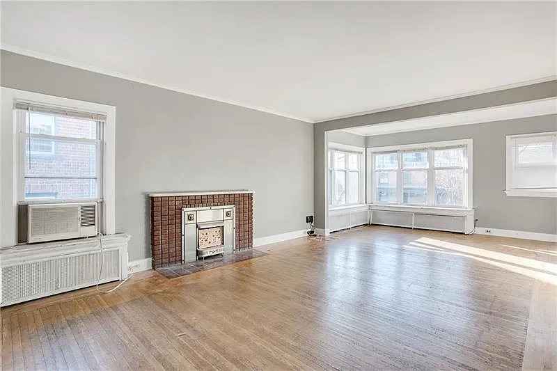 3 bed, 2006 sqft, $1,500 — Photo 2