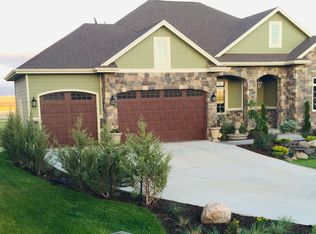 6634 Darby Ln, Williston, ND 58801