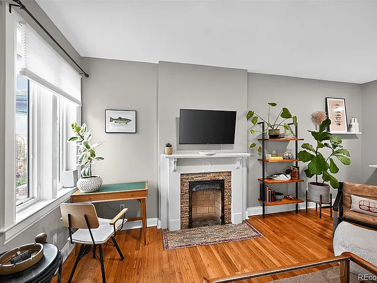 726 Fox St — Photo 10