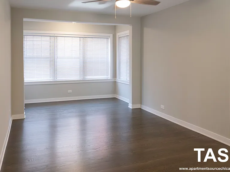 3833 N Keeler Ave — Photo 4