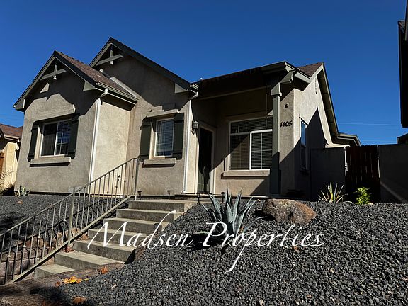 3rd image of 1405 Yosemite Dr