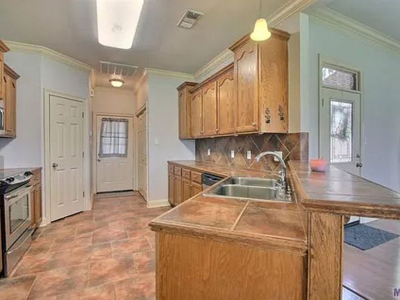 3rd image of 227 S Calvin Ave