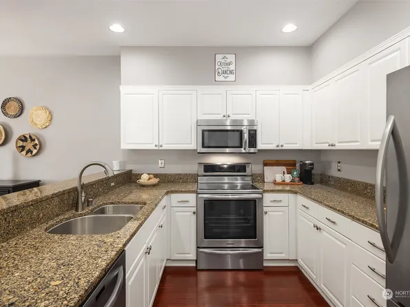 1800 NE 40th Street #D203, Renton, WA 98056