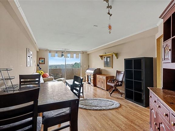 4th image of 1501 Clairmont Rd APT 1319