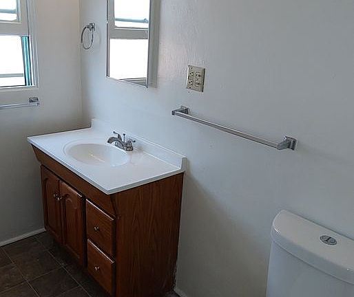 3rd image of 4044 Kansas St
