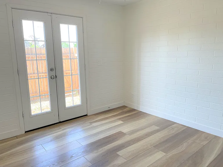 142 N Elm St #12 — Photo 10
