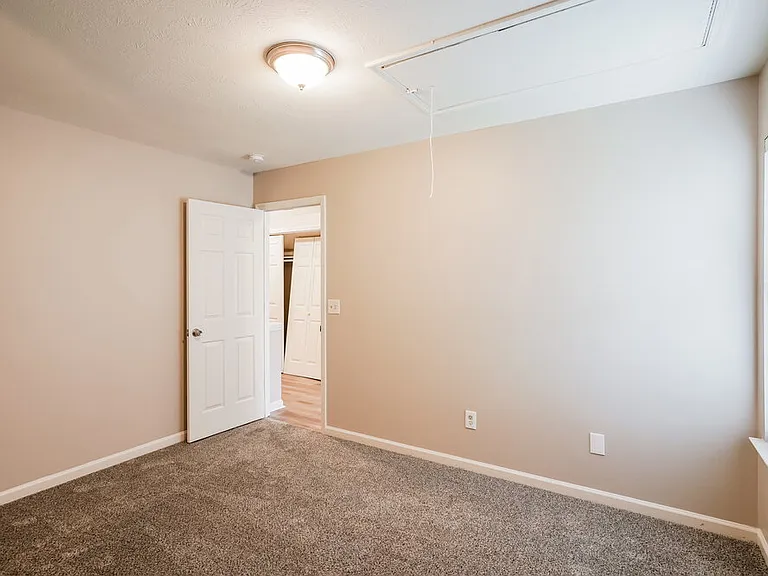 1825 Lakewood Village Dr — Photo 14