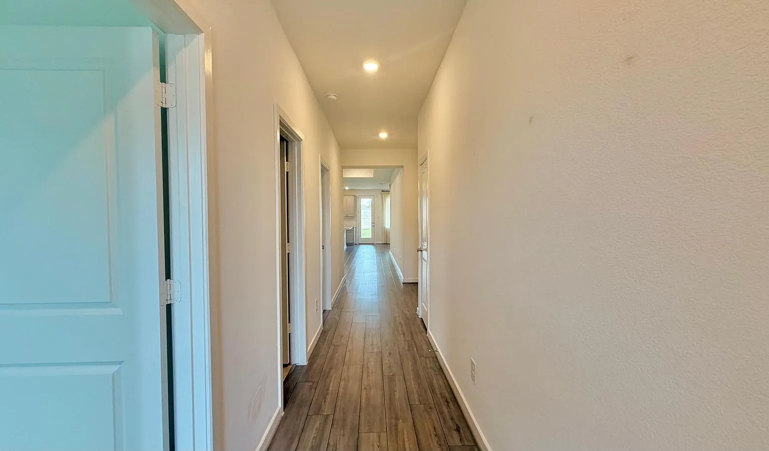 4 bed, 2.0 bath, 1773 sqft, $2,900 — Photo 2