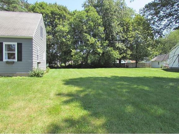 5th image of 301 Leroy Ave