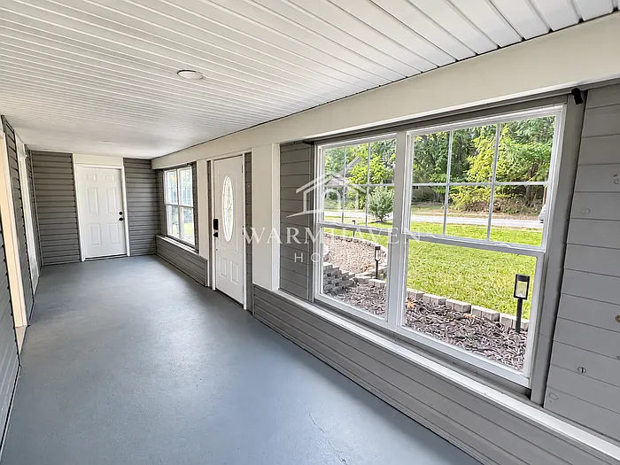 3 bed, 2.0 bath, 1229 sqft, $1,895 — Photo 2